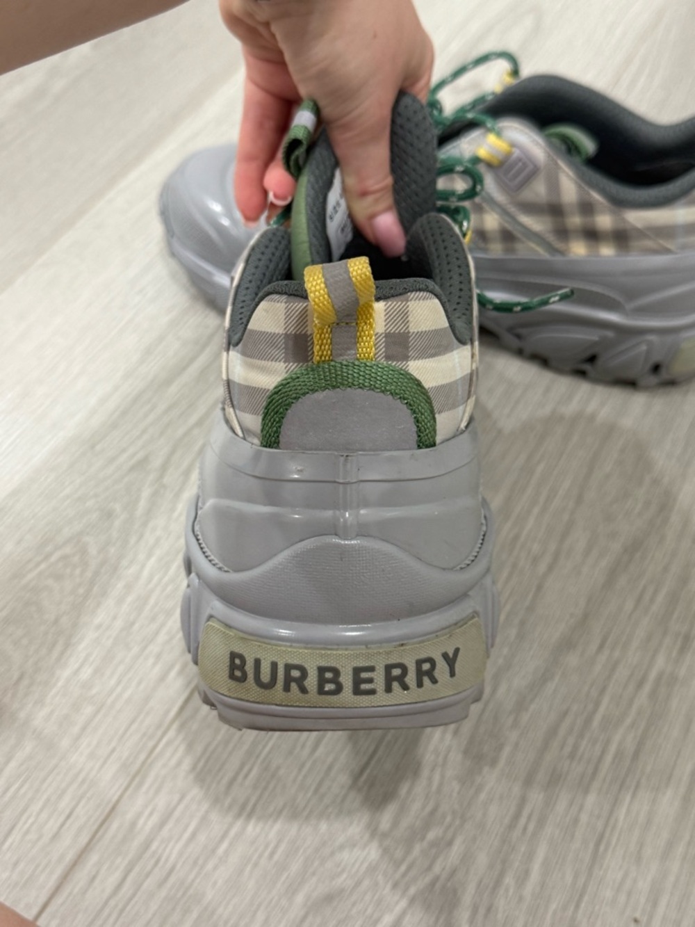 Burberry Sneakers Check Print Green/Beige – Size 10 – Authentic - Picture 6 of 12